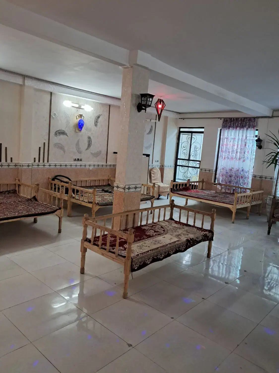 تخت سنتی|کافی‌شاپ و رستوران|بروجرد, |دیوار