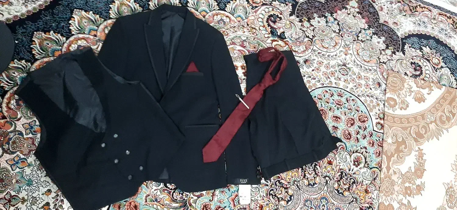 کت وشلوار مردونه|لباس|رباط‌کریم, رباط‌کریم|دیوار