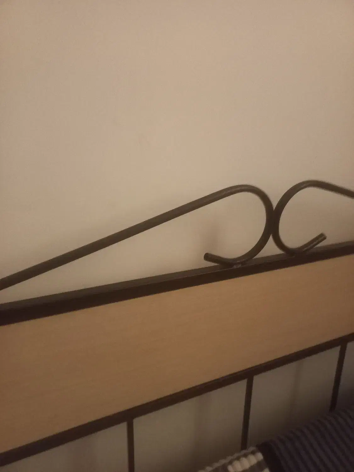 تخت فرفیوژه دو نفره سالم|تخت و سرویس خواب|نظرآباد, رسالت|دیوار