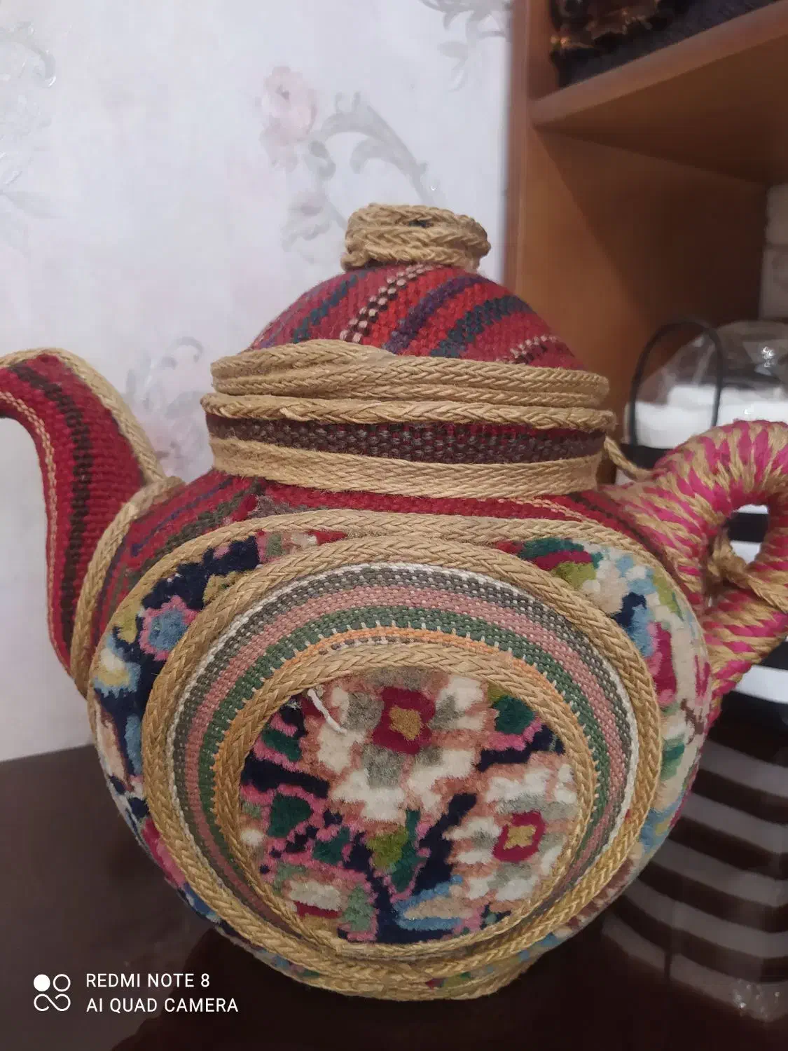 قوری سفالی و  گلیم کارشده و فرش|صنایع دستی و سایر لوازم تزئینی|تهران, خلیج فارس|دیوار