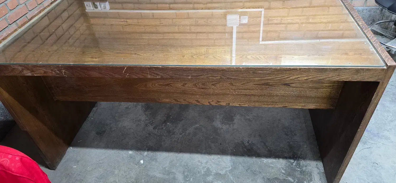 میز کار چوبی چهار کشو، میز ناهارخوری و کتابخانه|میز و صندلی غذاخوری|کهریزک, |دیوار