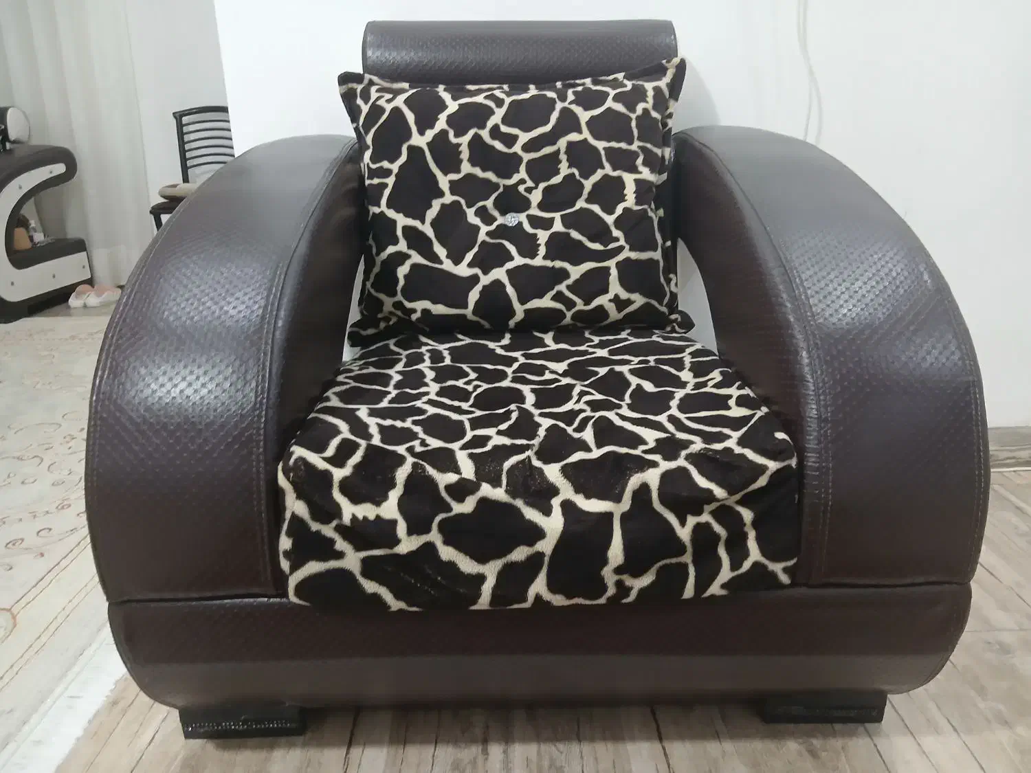 مبل ۷ نفره دست دوم|مبلمان خانگی و میز عسلی|کردکوی, |دیوار