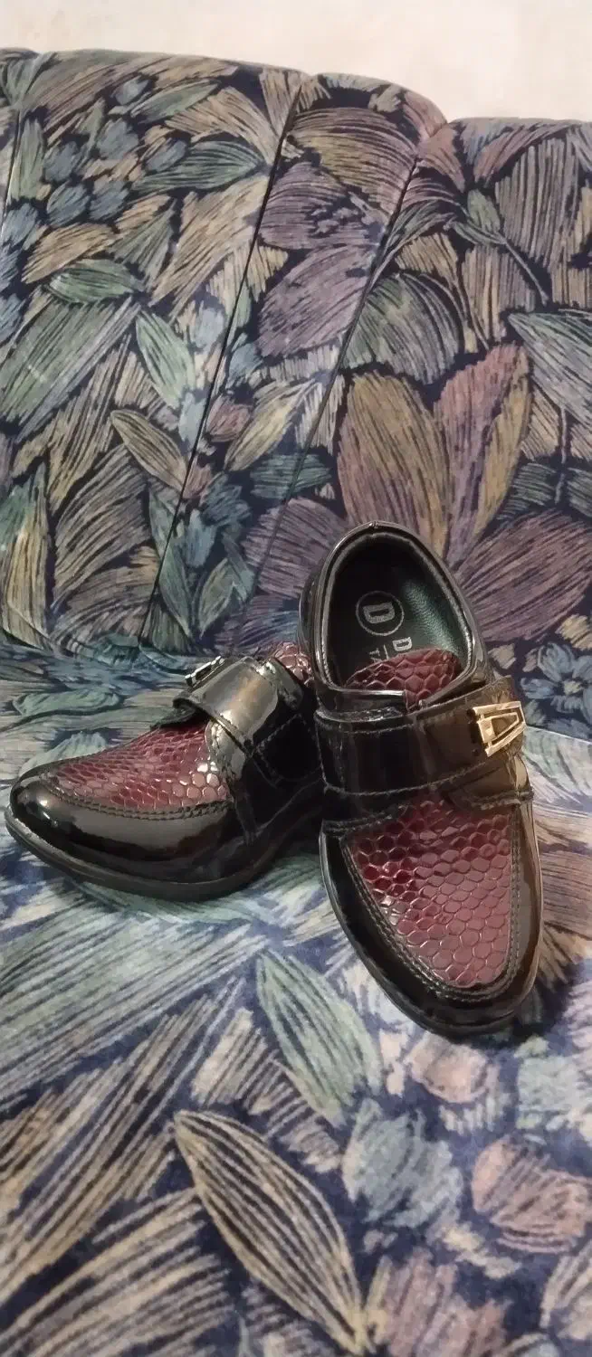 کف بچه‌گانه|کفش و لباس بچه|مهاباد (آذربایجان غربی), |دیوار