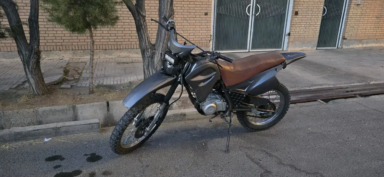 تریل ایژ روسی/مدل۲۰۰۷|موتورسیکلت|بیرجند, |دیوار