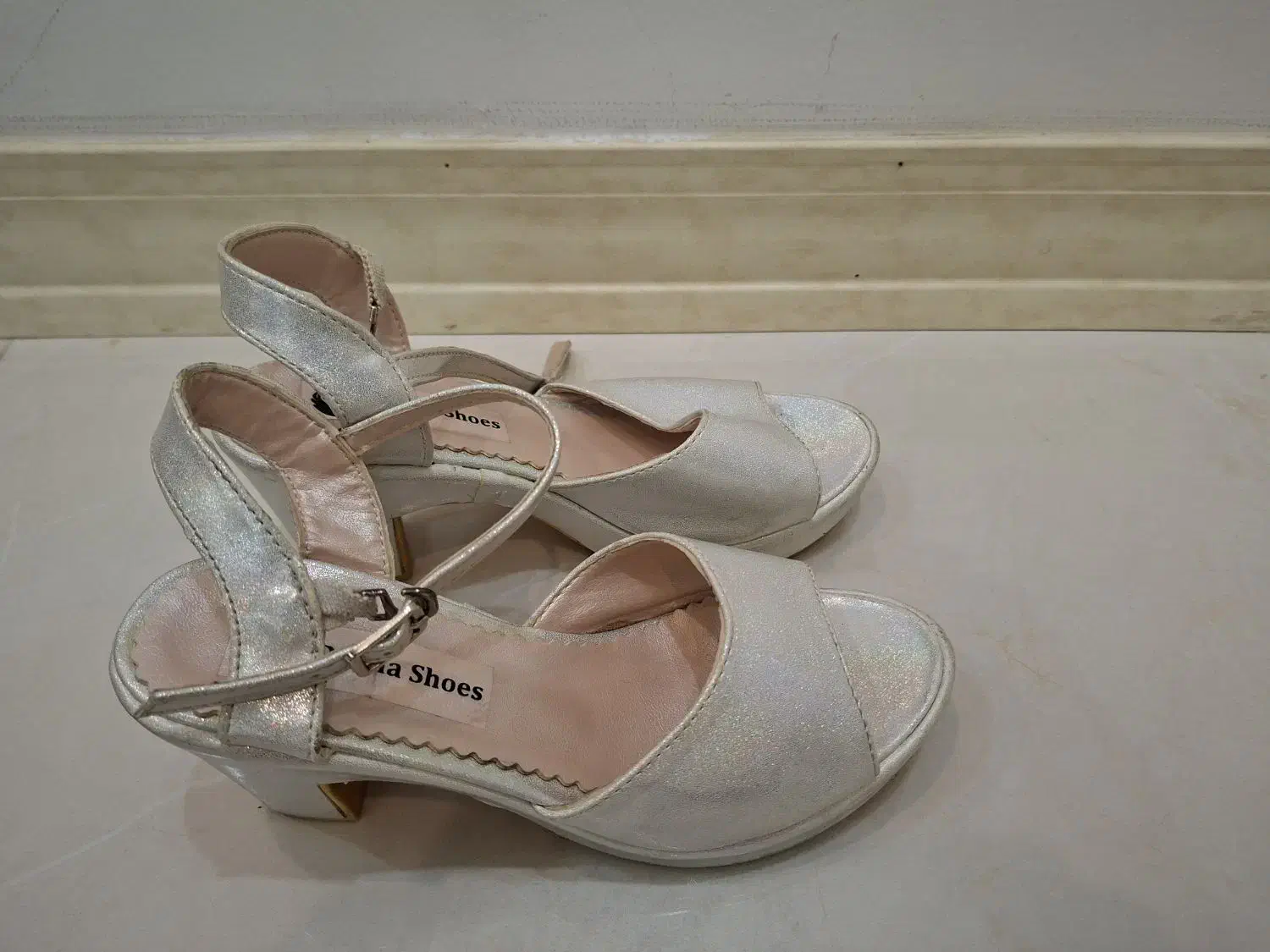 کفش بچگانه دخترانه و پسرانه|کفش و لباس بچه|تهران, خواجه نظام الملک|دیوار