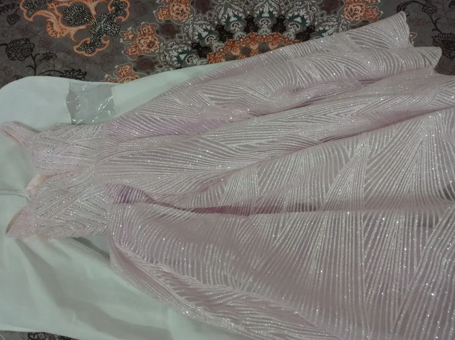 لباس مجلسی|لباس|گناباد, |دیوار