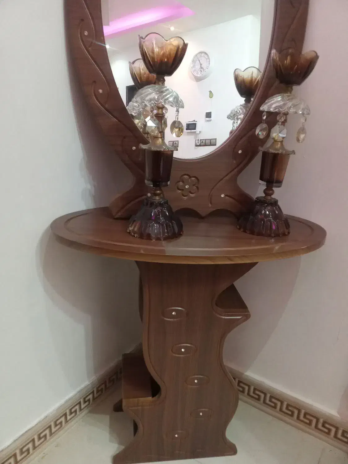 اینه شمعدون|بوفه، ویترین، کنسول|رشت, دروازه لاکان|دیوار