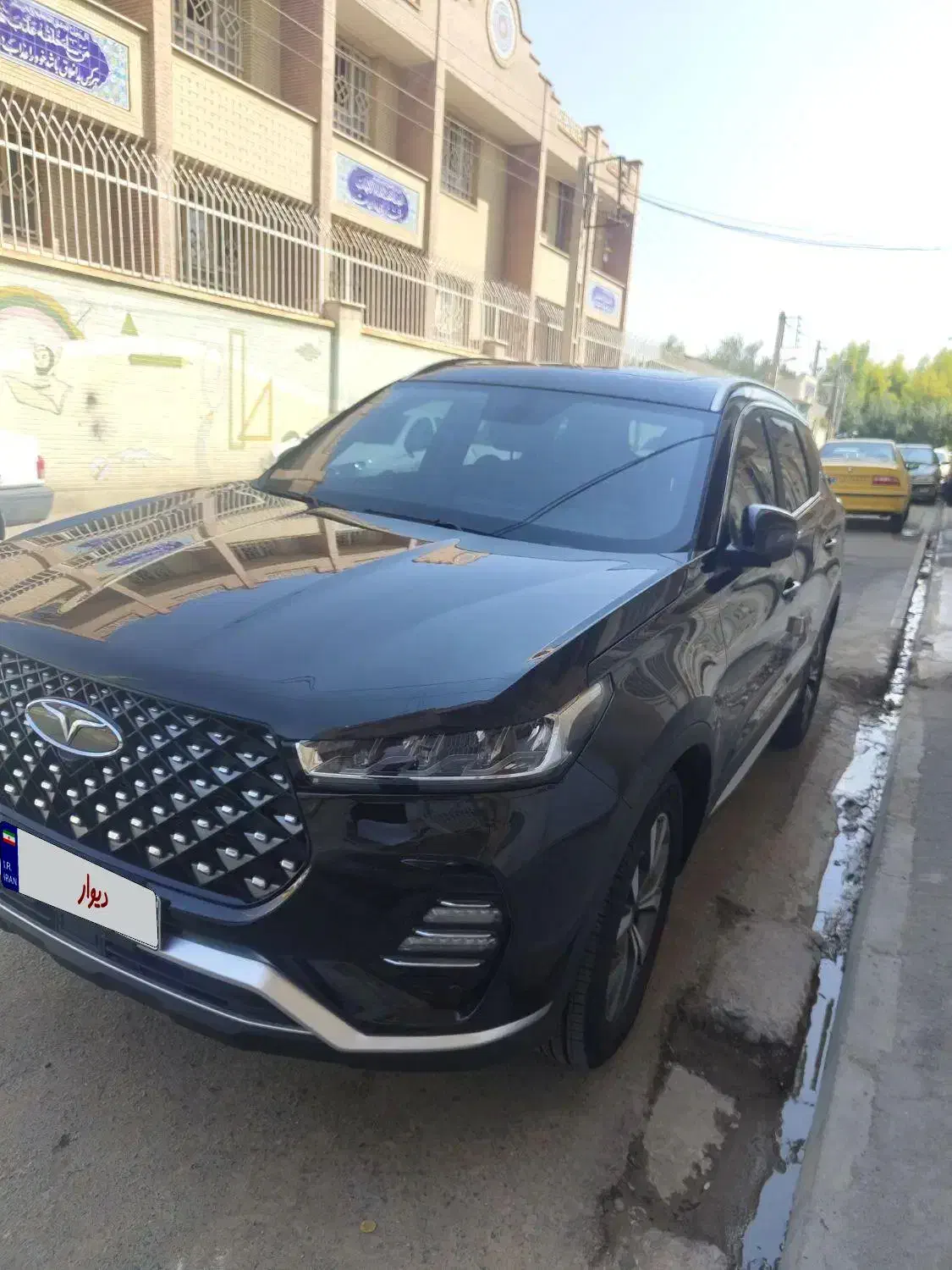 تیگو ۷پرو 1402|خودرو سواری و وانت|قم, دروازه چوبی|دیوار