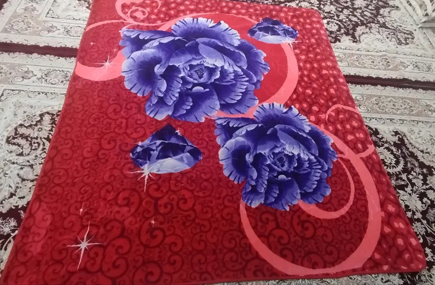 ۴تا پتو دو نفره شادیلون دونه یی 900 هزار تومن|رختخواب، بالش، پتو|دورود, |دیوار