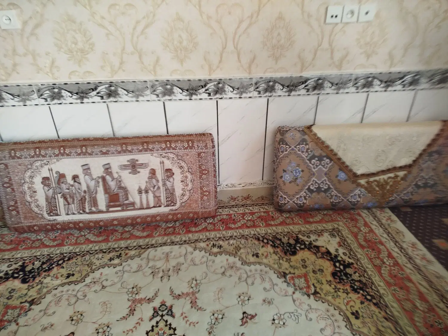 پشتی|پشتی|کوهدشت, |دیوار