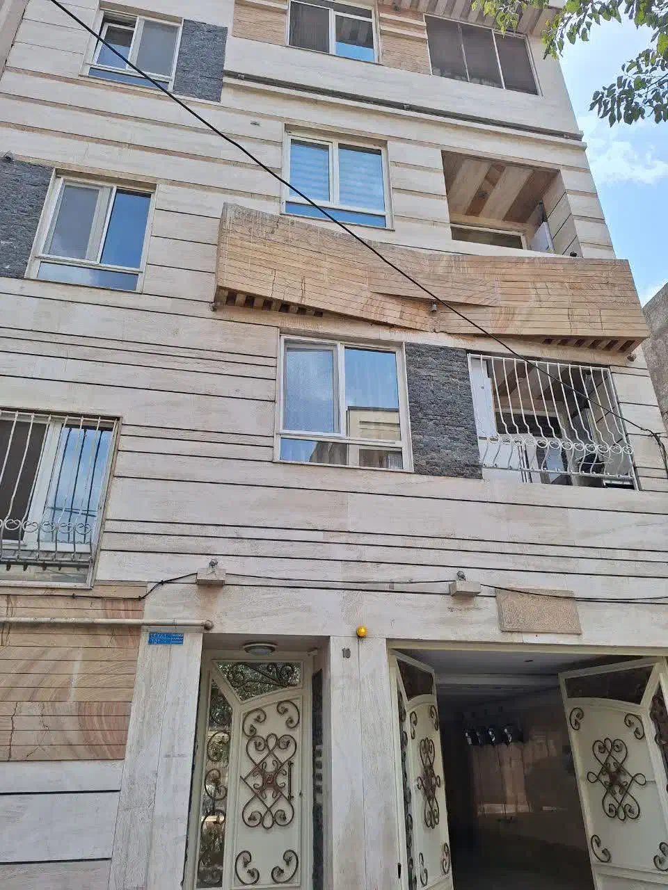 ۱۱۴مترتهرانسرشهرک آزادی تک واحدتخلیه(مالک )