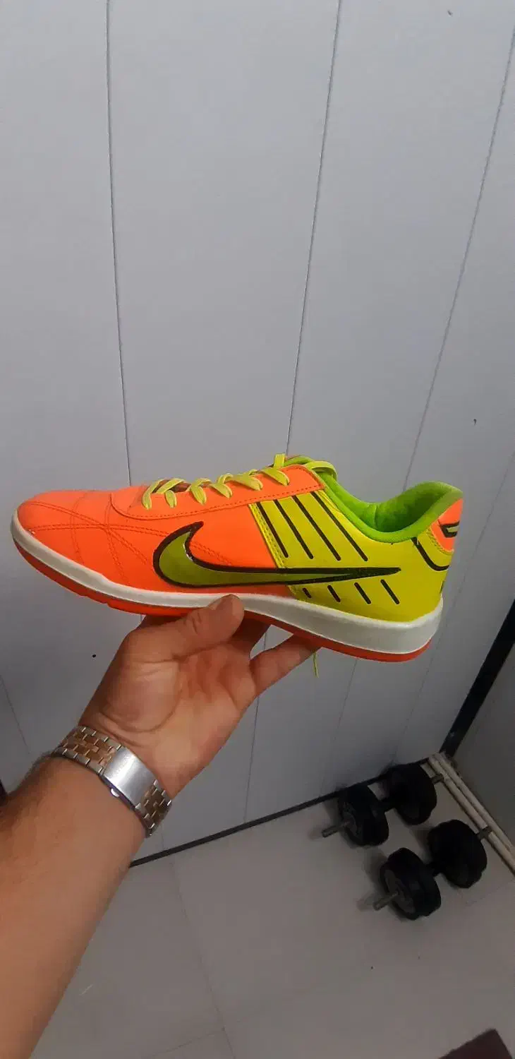 کتونی سالنی نایک مجستا|ورزش‌های توپی|قم, آزادگان|دیوار