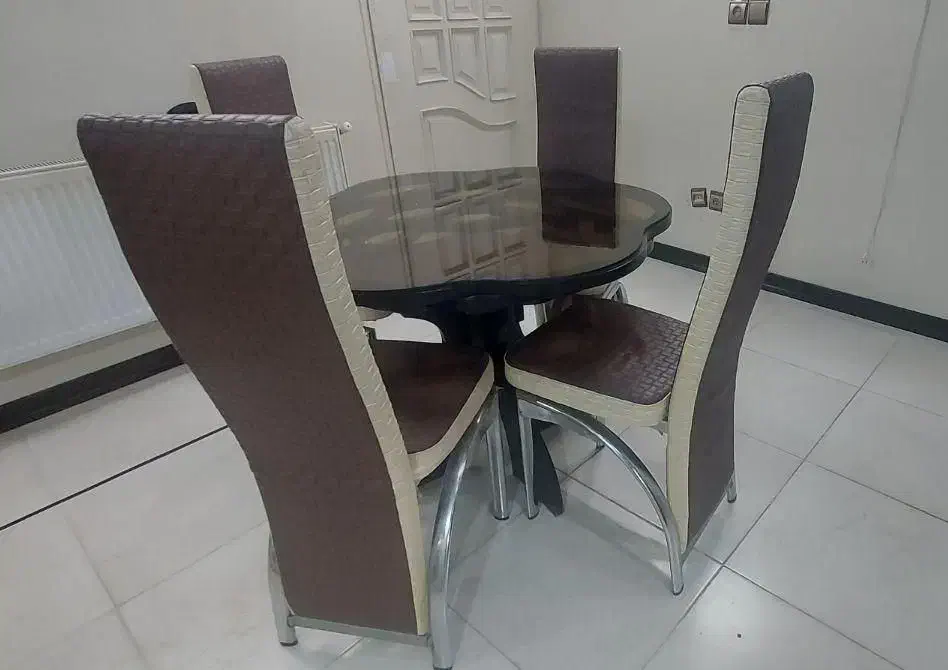 میزناهارخوری در حد نو|میز و صندلی غذاخوری|اصفهان, شیخ اشراق|دیوار