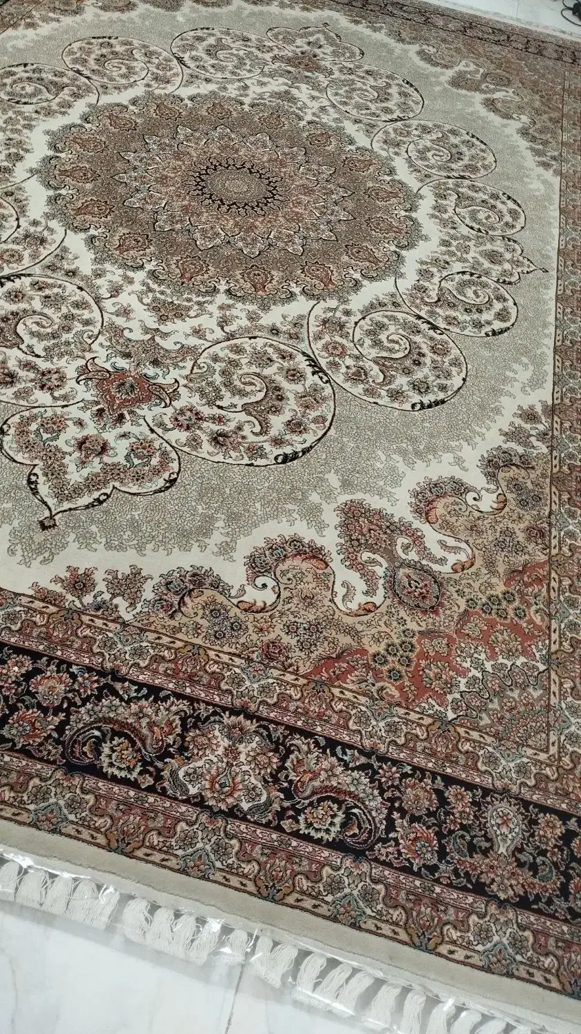 فرش ۹ متری سالم|فرش|قدس, شهر‌قدس|دیوار