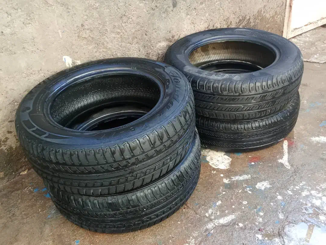 ۴تا لاستیک سمند و ۴۰۵ سالم ۴تا ۱تومن|قطعات یدکی و لوازم جانبی|مسجد سلیمان, |دیوار