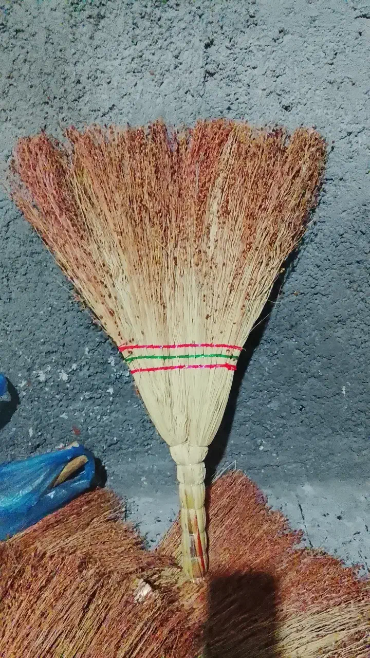 جارو|لوازم نظافت|میانه, |دیوار