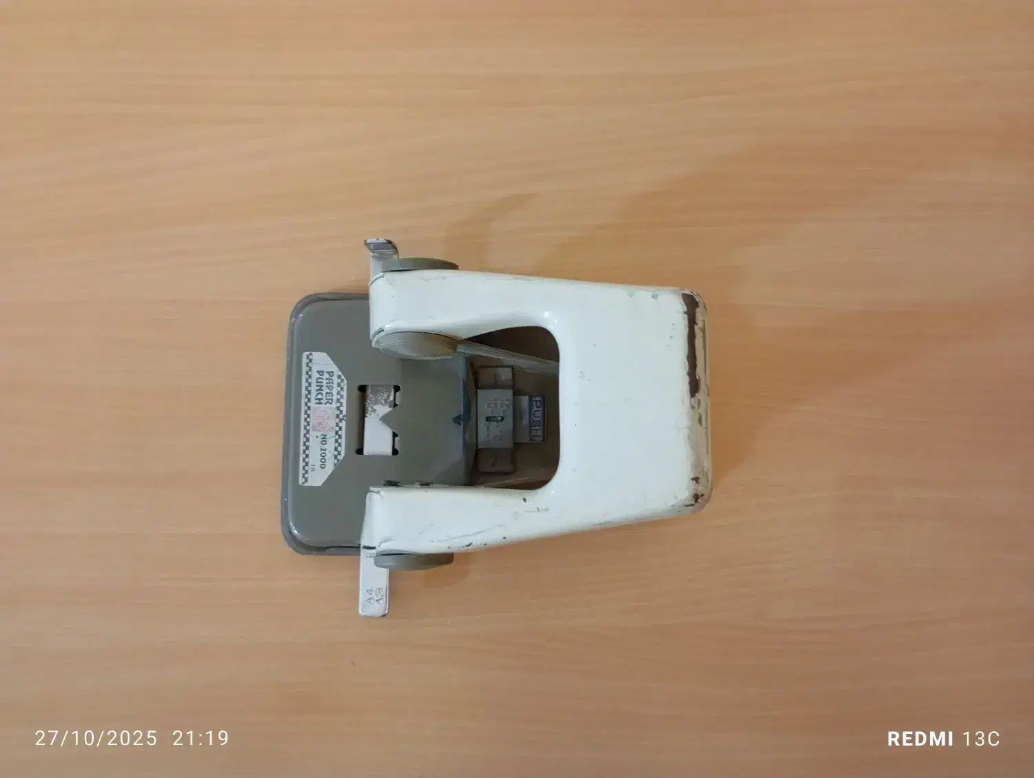 دستگاه پانچ کاغذ|لوازم التحریر|خمین, |دیوار