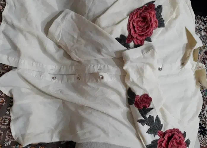 شومیز|لباس|قم, دروازه ری|دیوار