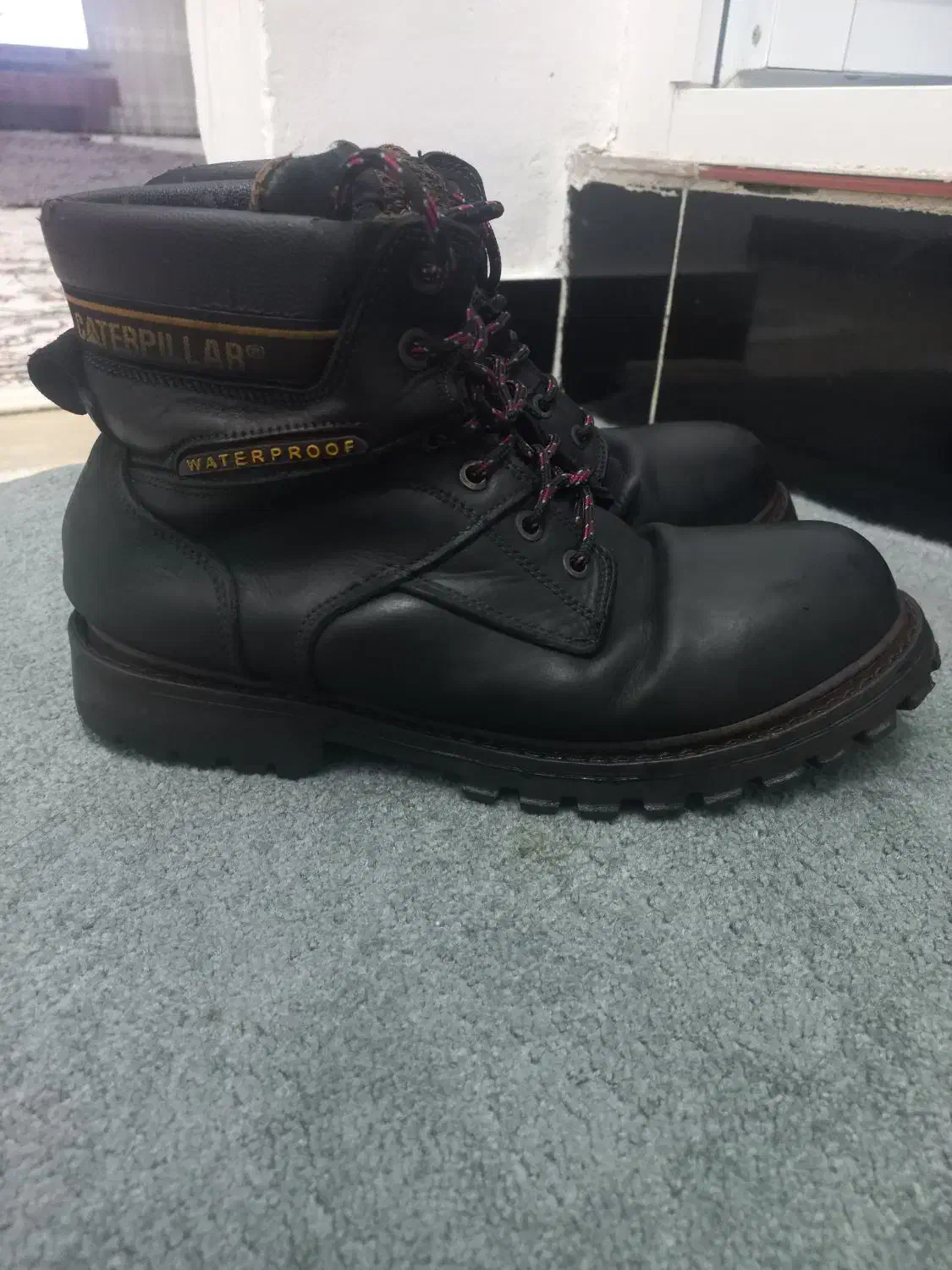 پوتین کاترپیلار اصلی|کیف، کفش، کمربند|سنندج, |دیوار