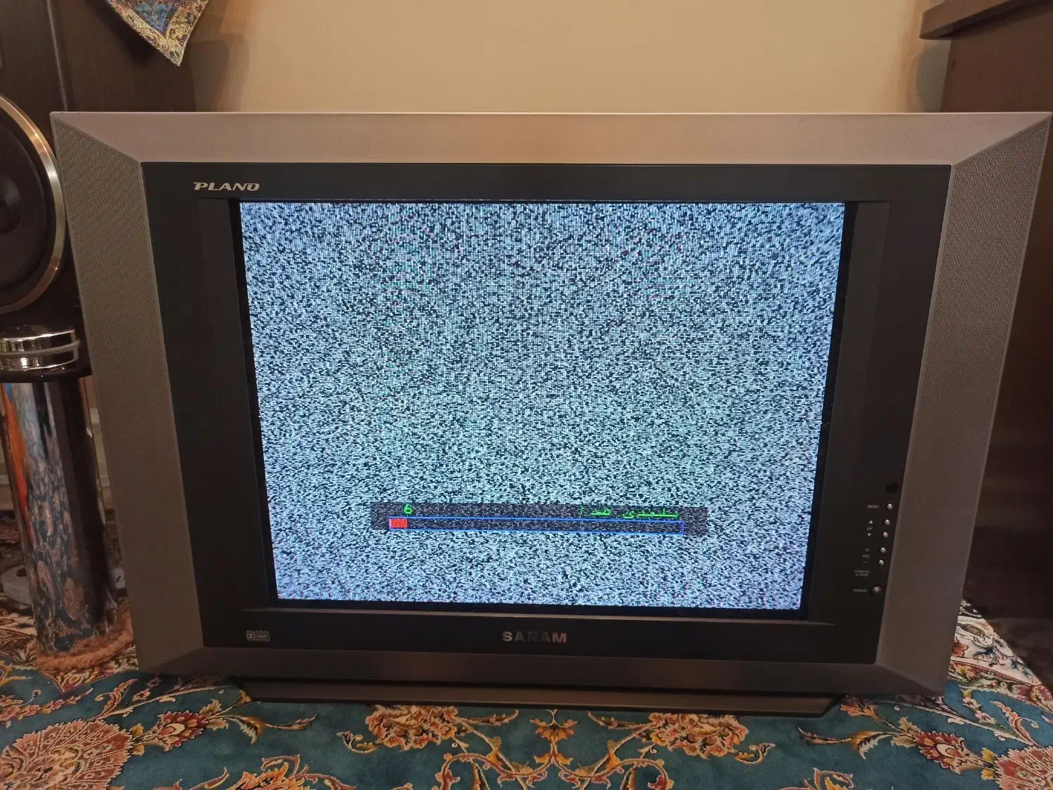 تلویزیون ۳۰ اینچ صنام در حد نو|تلویزیون و پروژکتور|تهران, نبی اکرم|دیوار