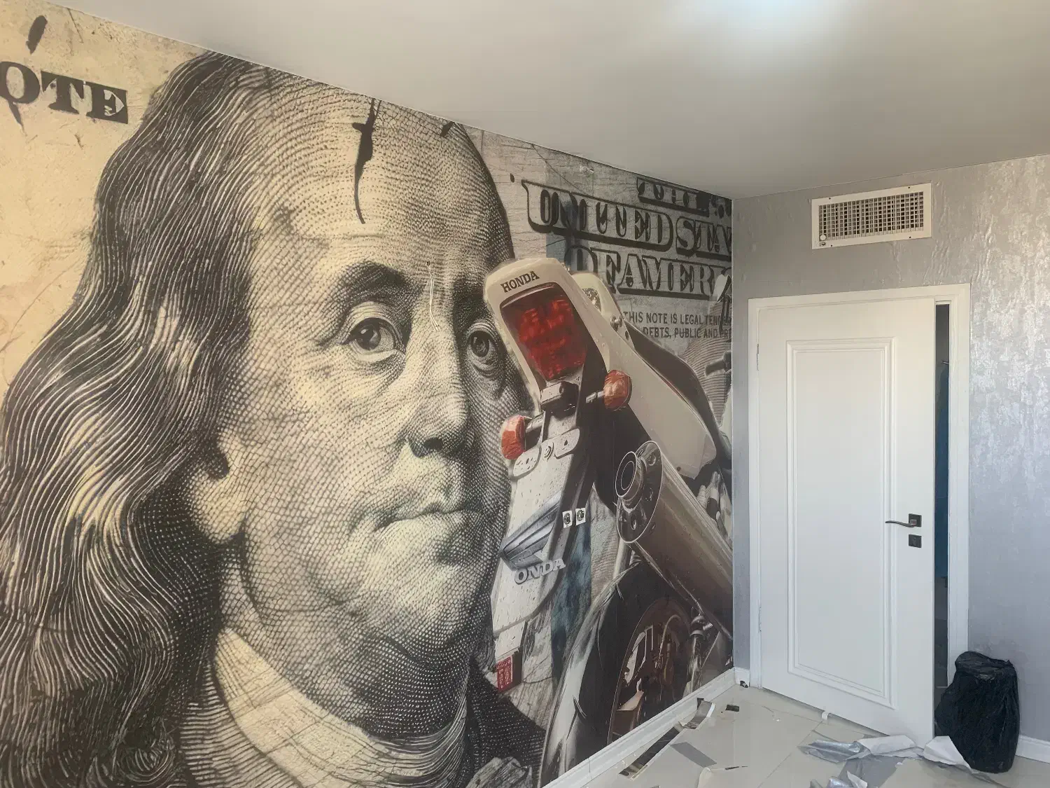 نصب‌و فروش انواع کاغذ دیواری و پوستر|خدمات پیشه و مهارت|اصفهان, کوی شهید کشوری|دیوار