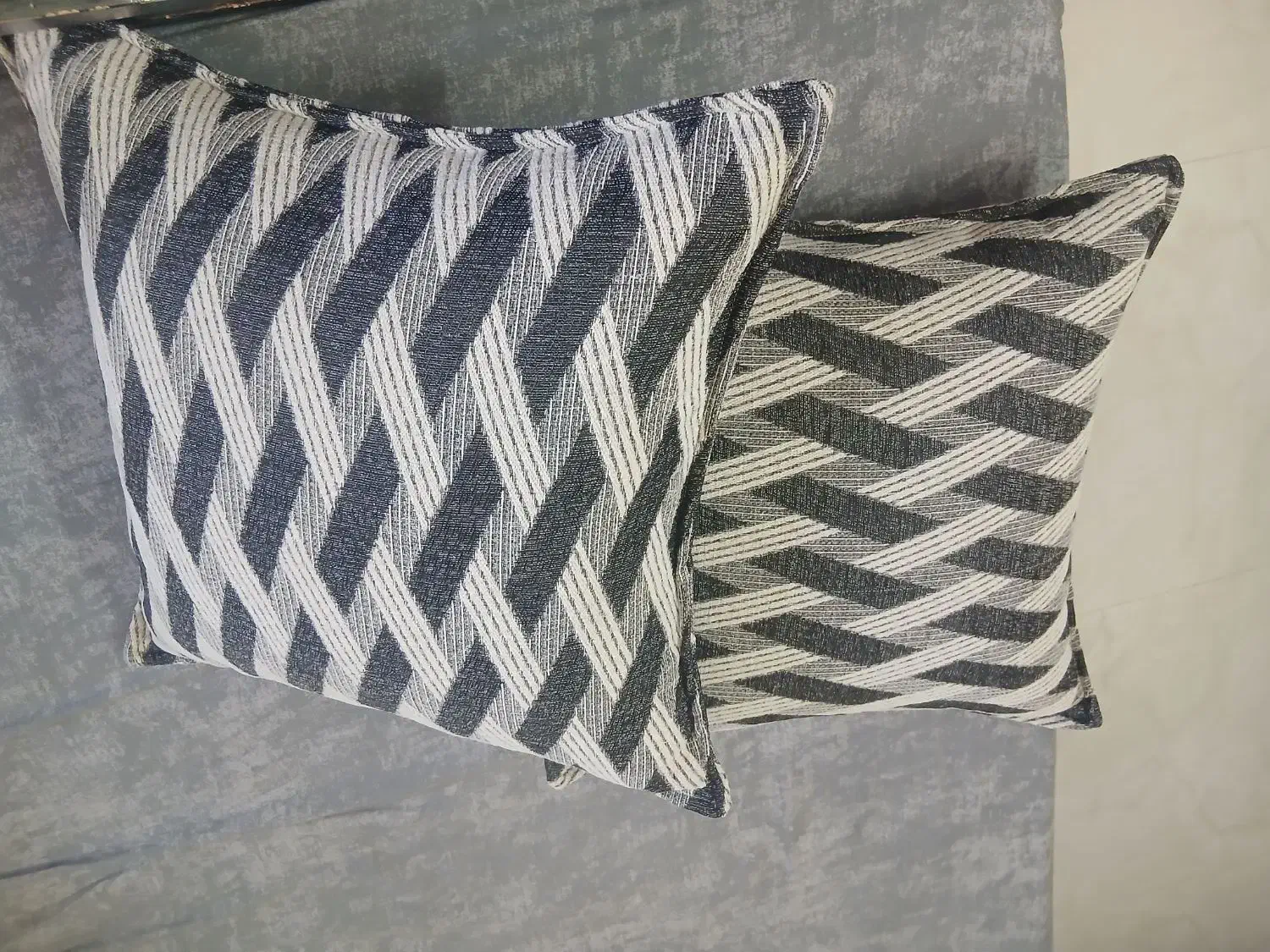 دو عدد کوسن نو|مبلمان خانگی و میز عسلی|مشهد, انقلاب|دیوار