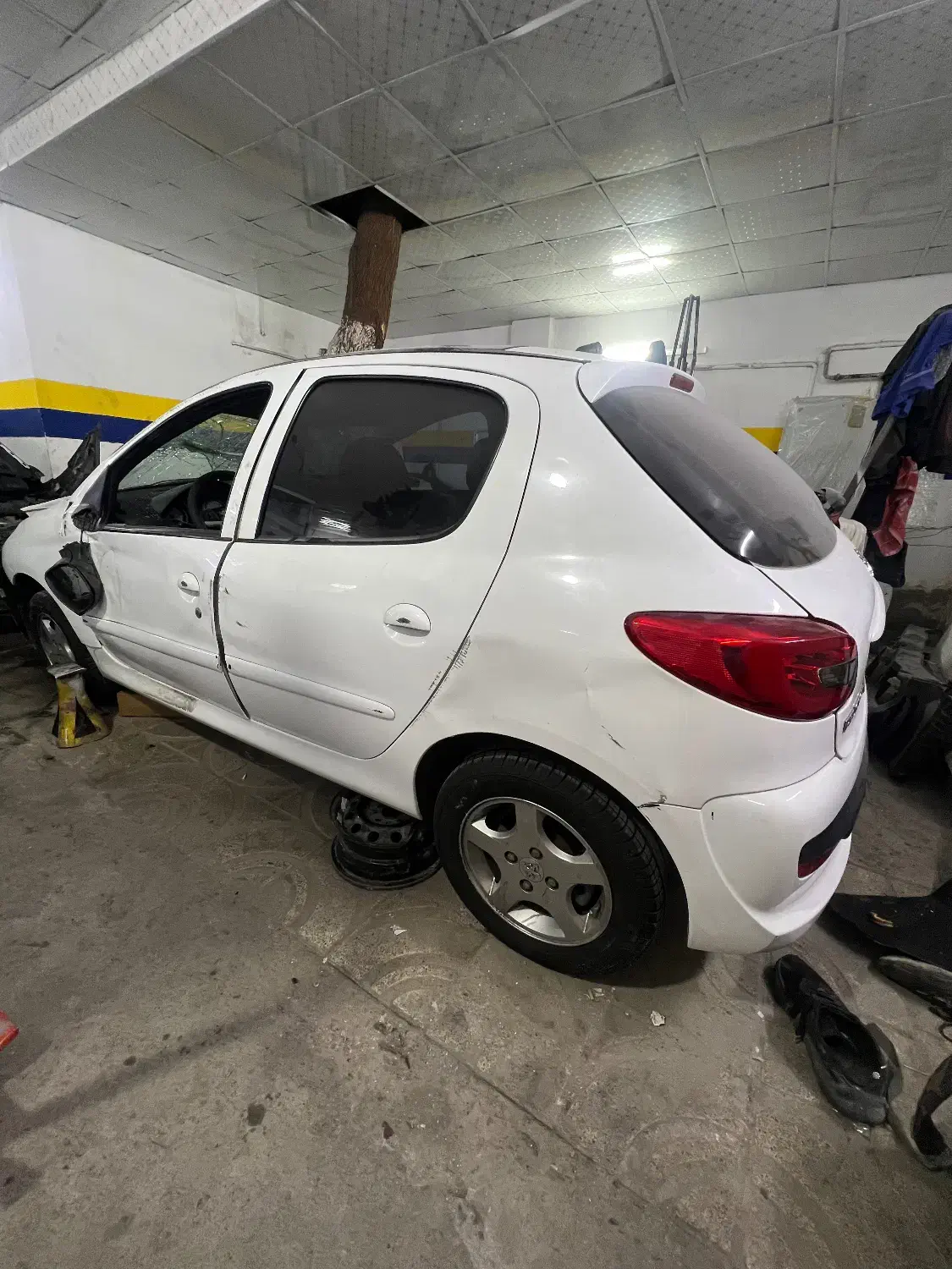 207تصادفی|خودرو سواری و وانت|تهران, شهر زیبا|دیوار