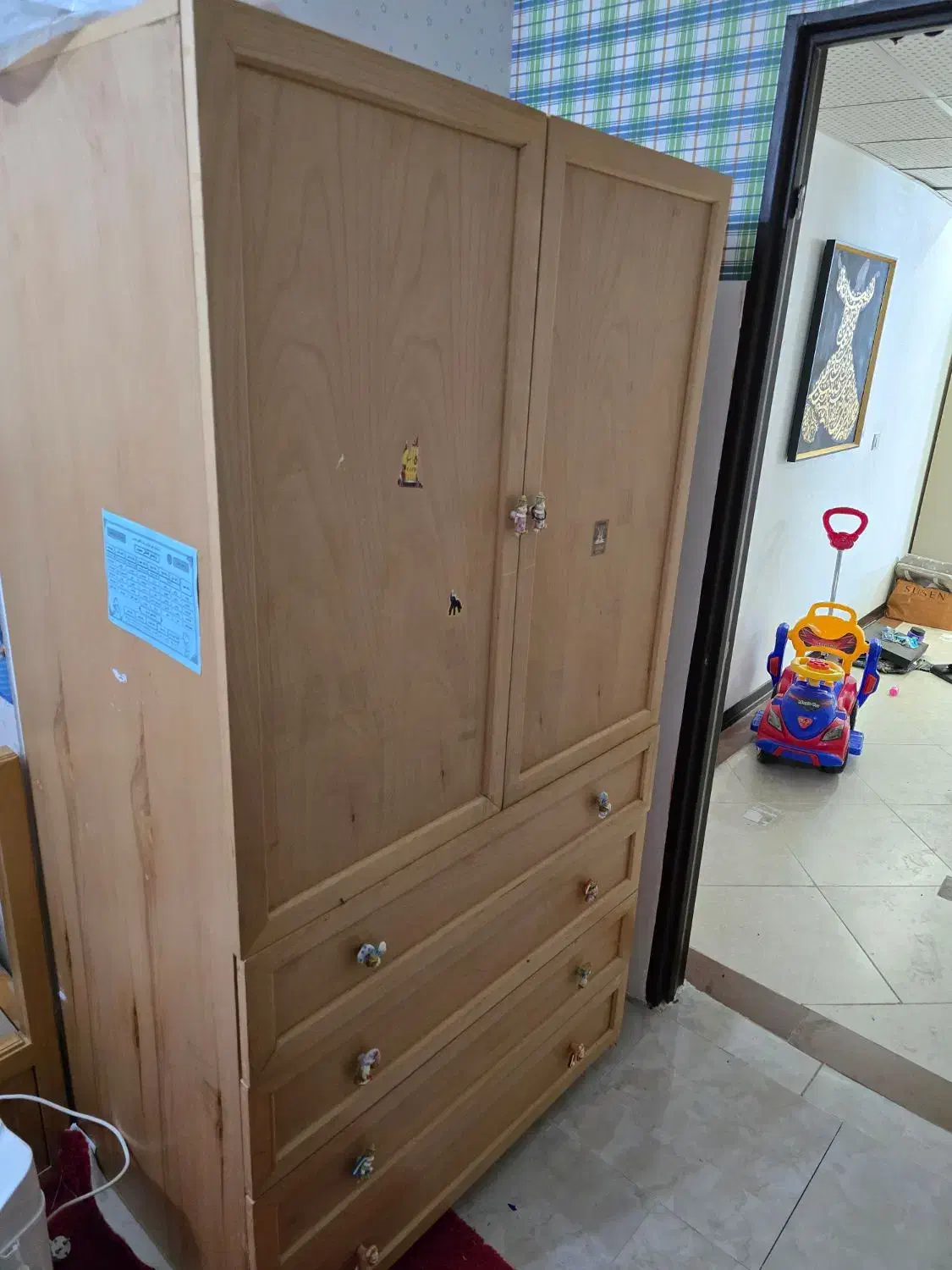 فروش فوری سرویس خواب و کمد لباس و۶ عدد شلف|تخت و سرویس خواب|قم, شاه سید علی|دیوار