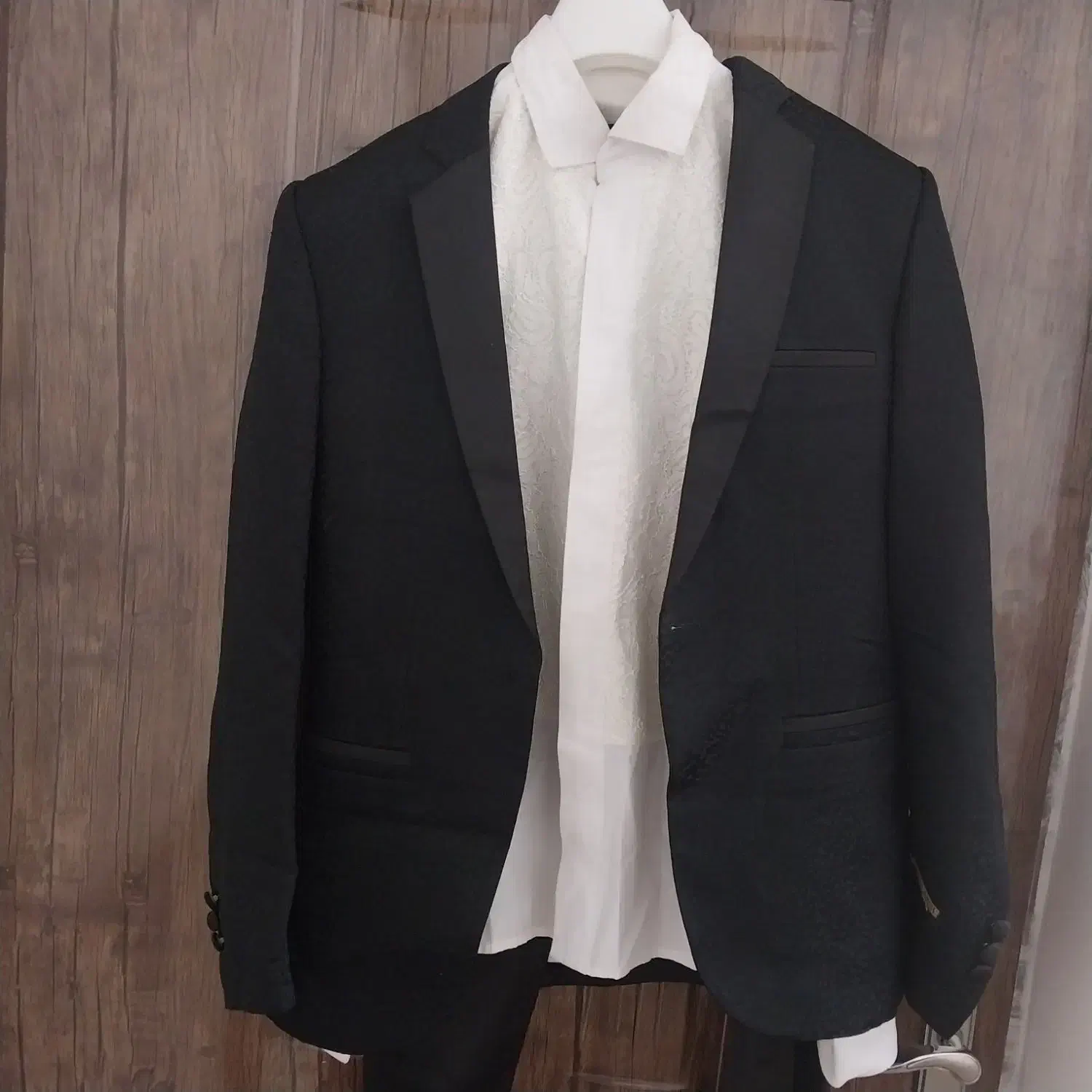 کت شلوار|لباس|تفت, |دیوار