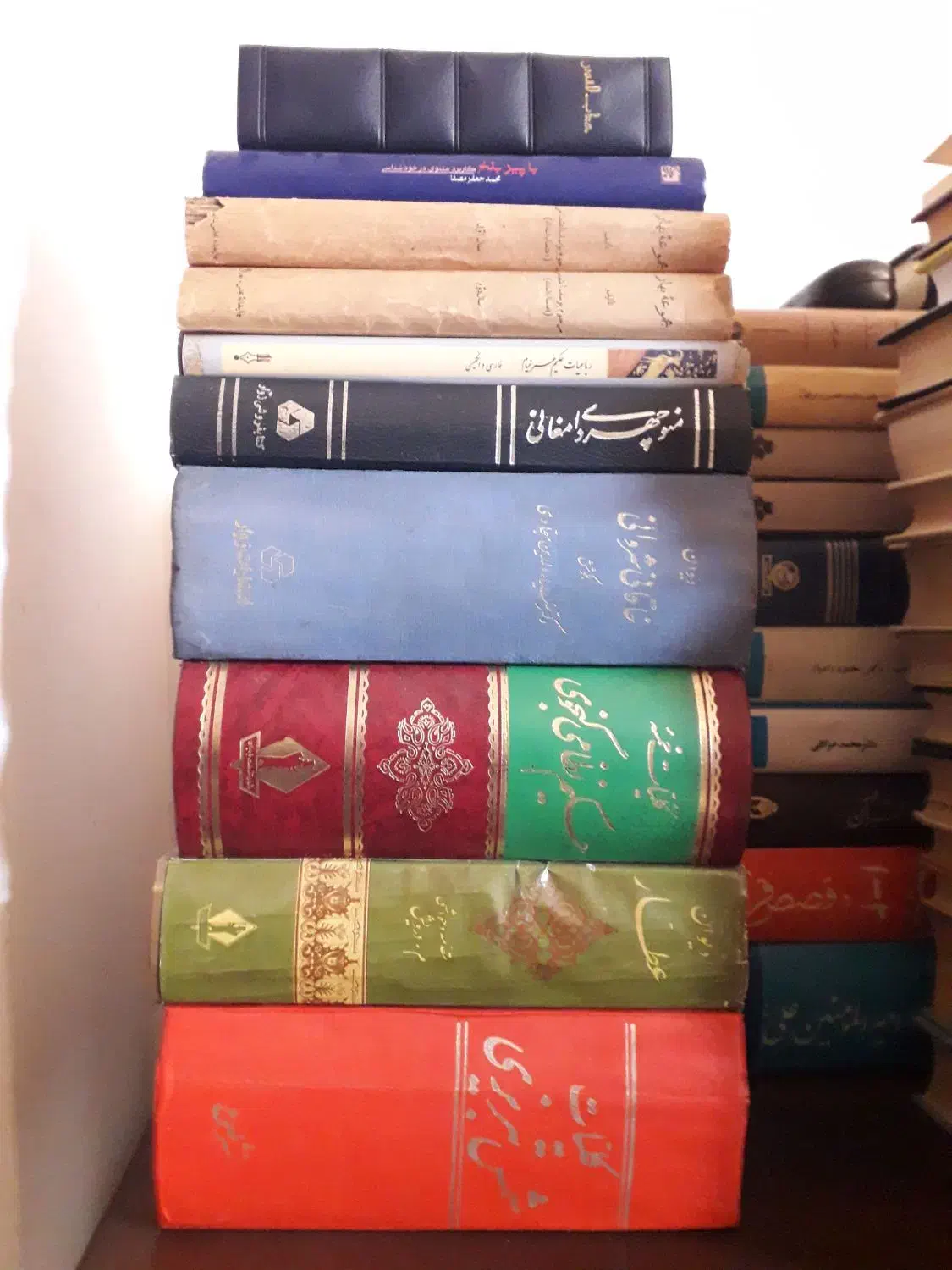 انواع کتاب|کتاب و مجله تاریخی|اصفهان, بهارستان|دیوار