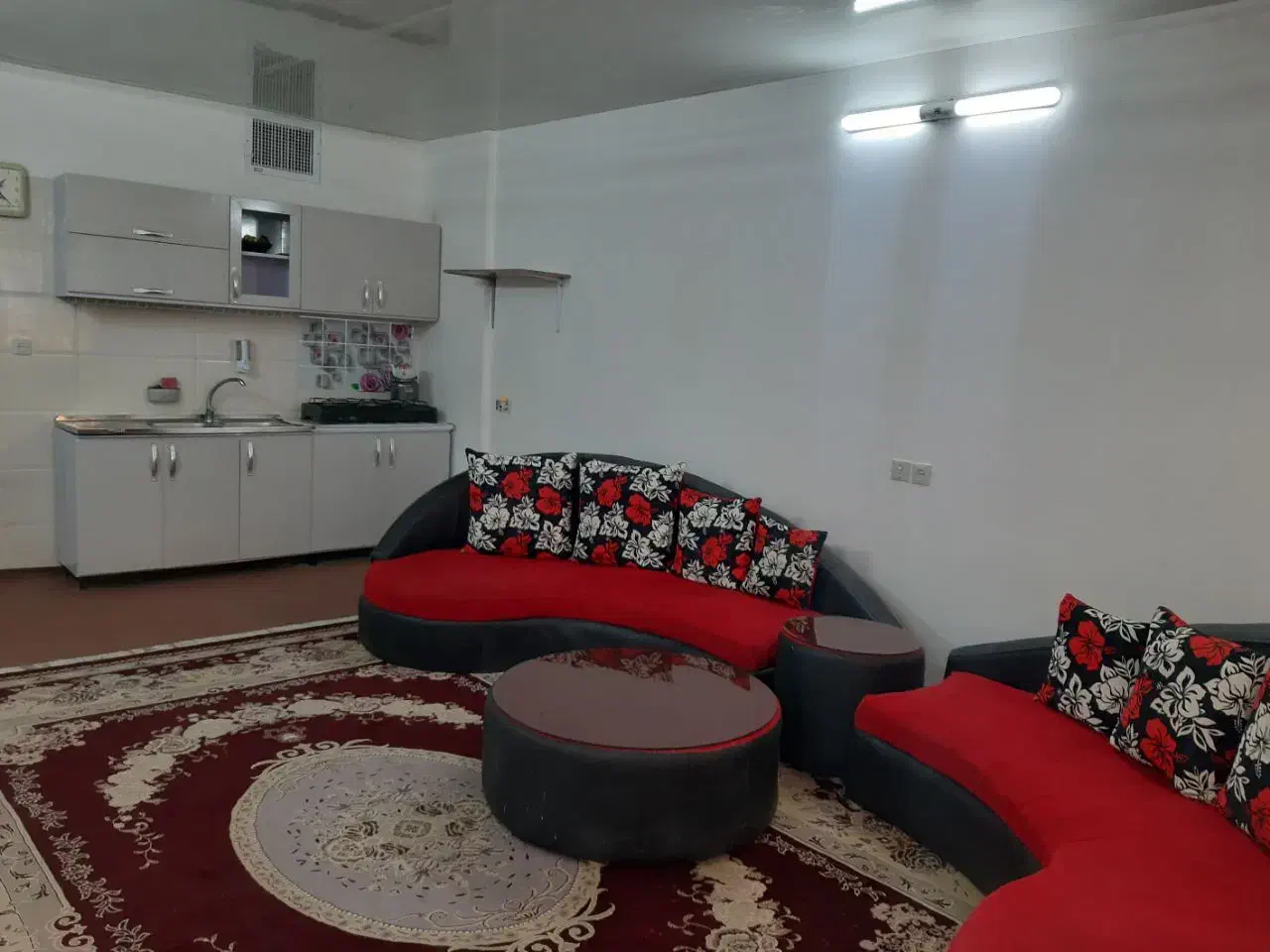 سوئیت اجاره ای|اجارهٔ کوتاهمدت آپارتمان و سوئیت|کاشان, گریه|دیوار