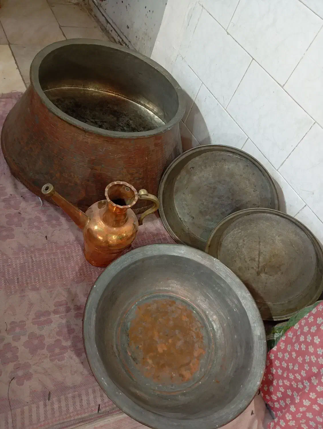 چندقلم لوازم مسی|کلکسیون اشیاء عتیقه|باسمنج, |دیوار