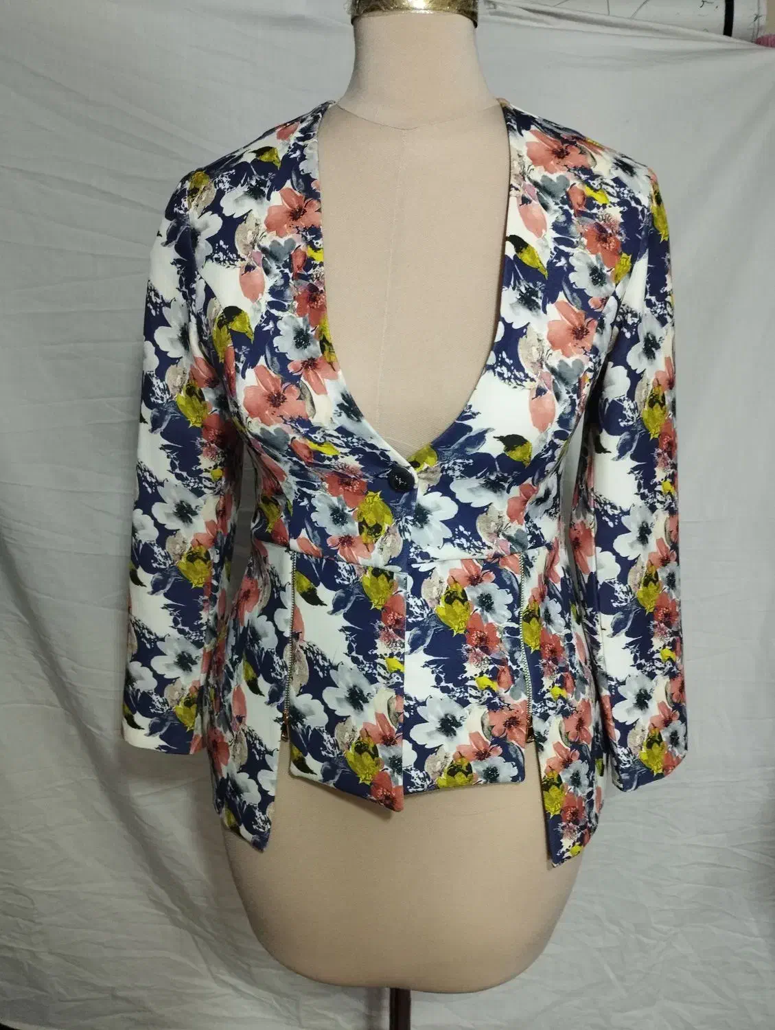 غزل|لباس|ترکمانچای, |دیوار