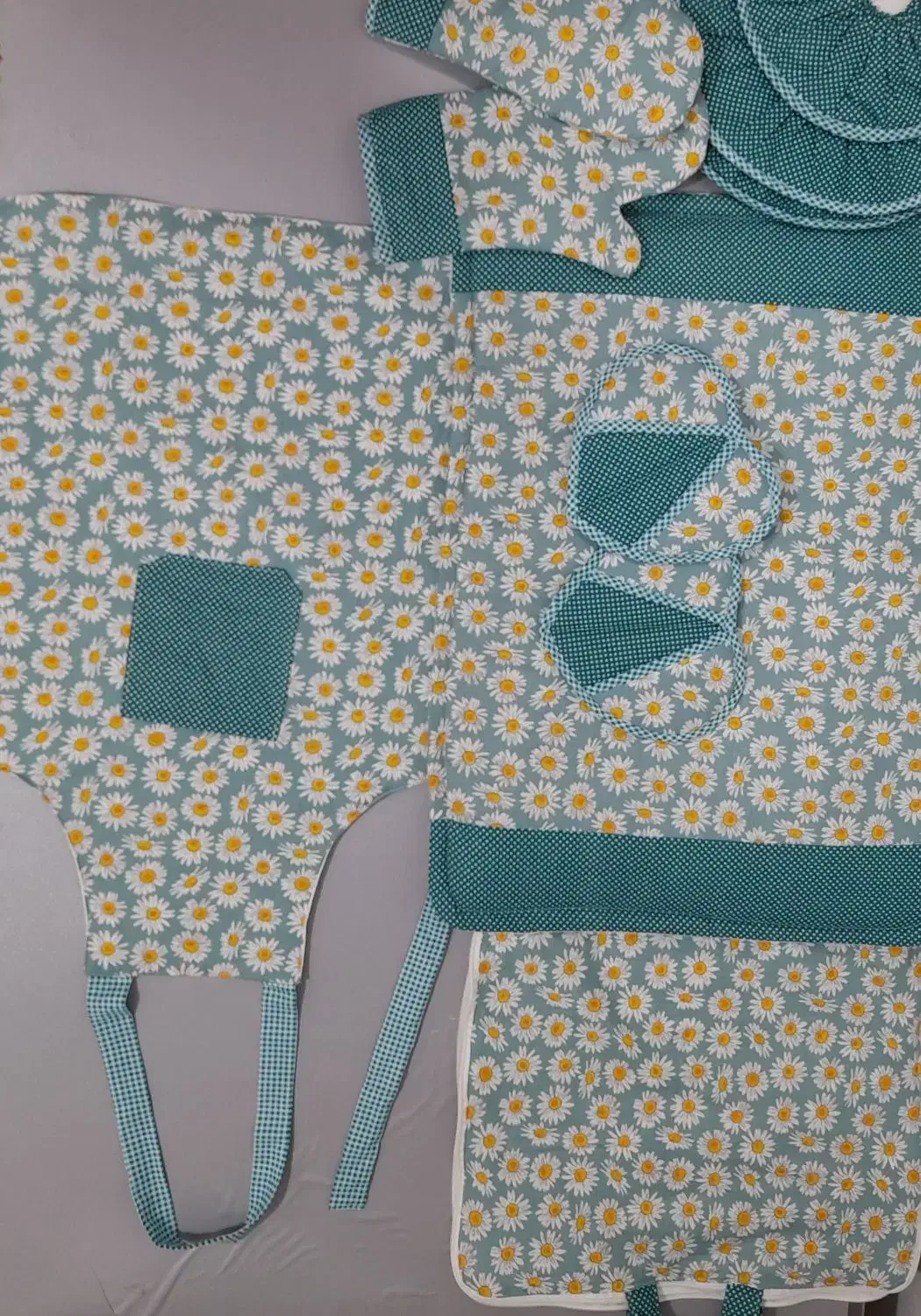 سرویس آشپزخانه ۱۳تیکه|سفره، حوله، دستمال آشپزخانه|بجنورد, |دیوار