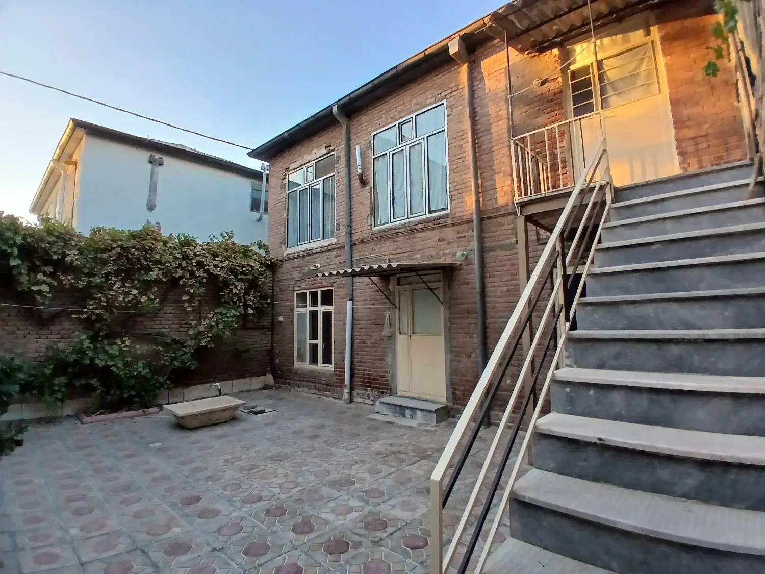 خانه ۲ طبقه حیاط دار|فروش خانه و ویلا|مراغه, |دیوار