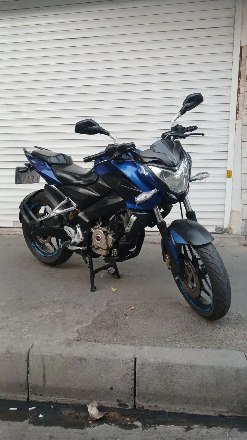 پالس ان اس۲۰۰ مدل۹۲|موتورسیکلت|تهران, شهرک ولیعصر جنوبی|دیوار