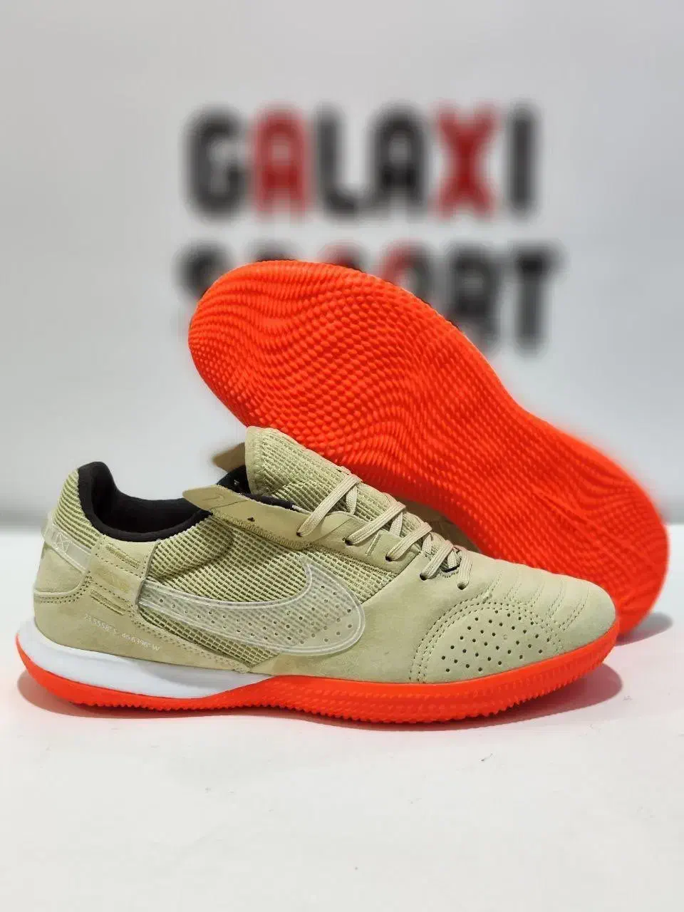 کفش فوتسال|کفش و لباس بچه|زابل, |دیوار