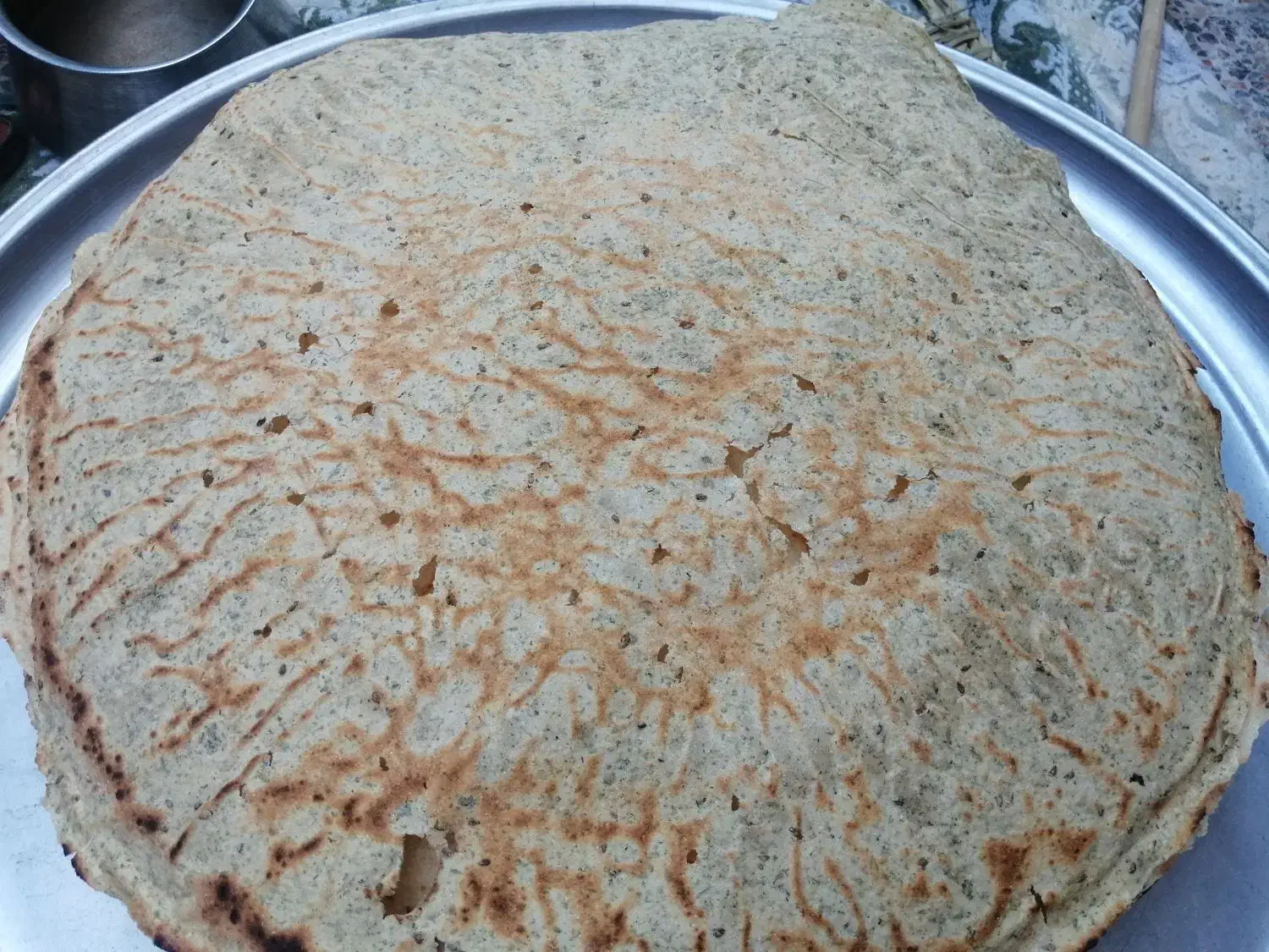 نان محلی|خوردنی و آشامیدنی|شیراز, قلعه نو|دیوار