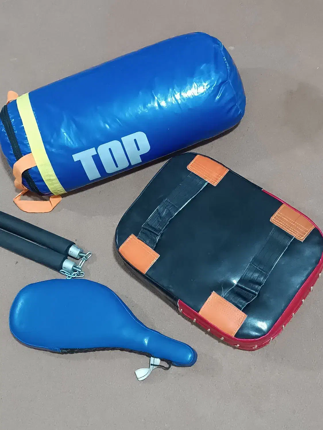 کیسه بکس و چیزمیزای دیگه|تجهیزات ورزشی|سلماس, |دیوار