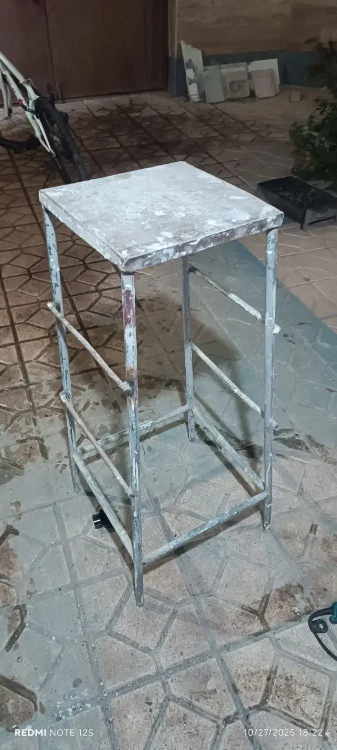 چهار پایه|صندلی و نیمکت|اردبیل, |دیوار