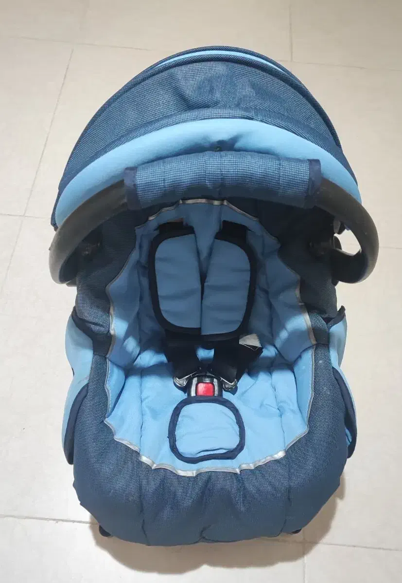 کریر  کودک فرانسوی Baby Bus (صندلی ماشین)|تخت و صندلی بچه|بندرعباس, |دیوار