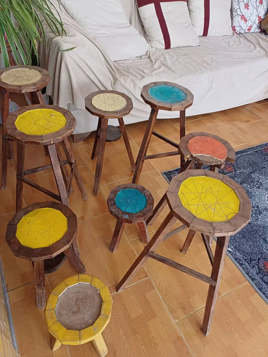 چهارپایه|صندلی و نیمکت|محمدشهر, همایون ویلا|دیوار