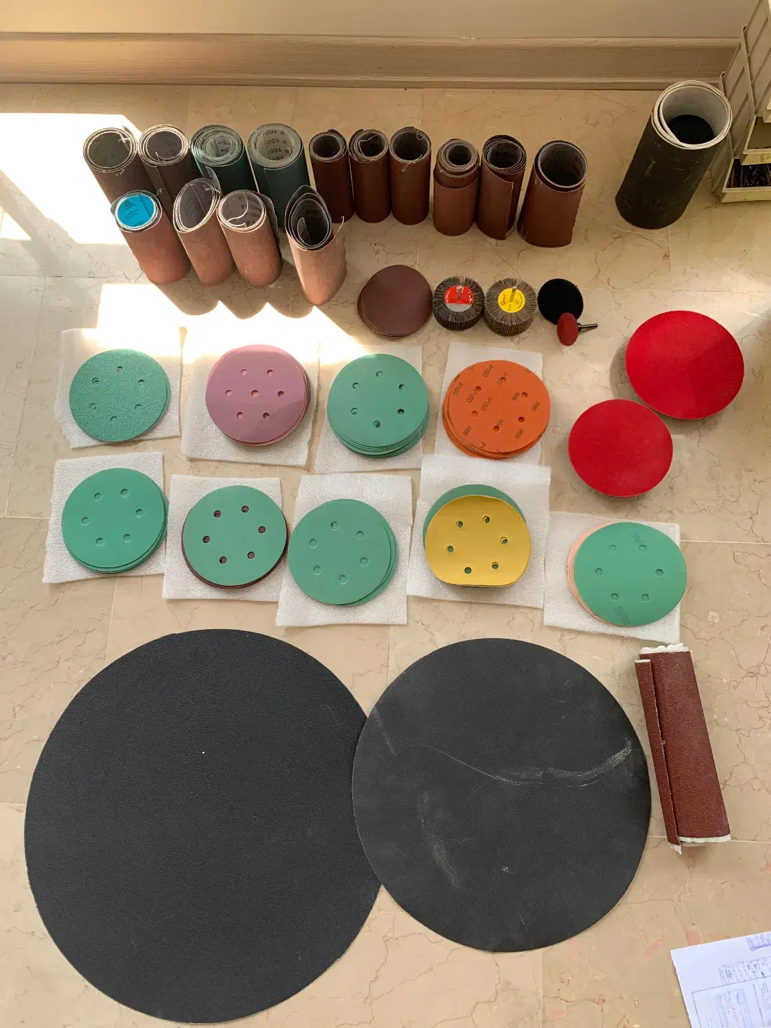 تعداد محدودی سنباده نواری و گرد به علت تغییر شغل|ابزارآلات|تهران, سوهانک|دیوار