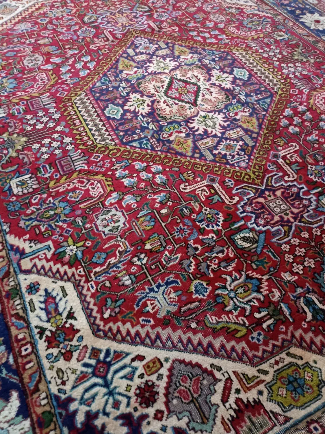 قبا آذرشهر لوزی مدل وینچ دستباف 1.60در2.35|فرش|تهران, آبشار|دیوار