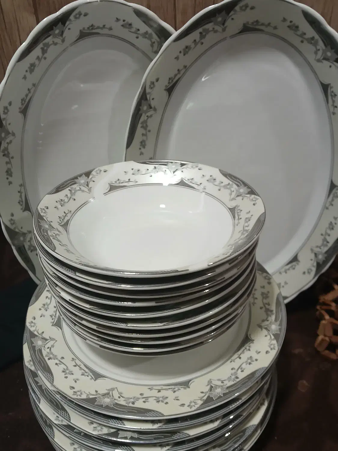 چینی|ظروف سرو و پذیرایی|رشت, کوی مهر|دیوار