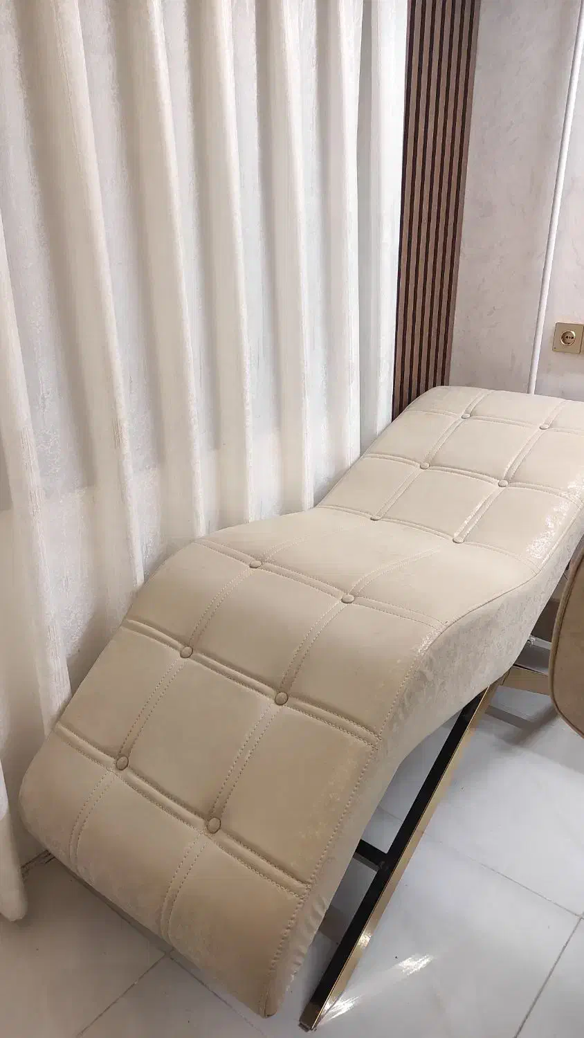 اجاره میز ناخن و تخت مژه در مرکز شهر|خدمات آرایشگری و زیبایی|اردبیل, |دیوار