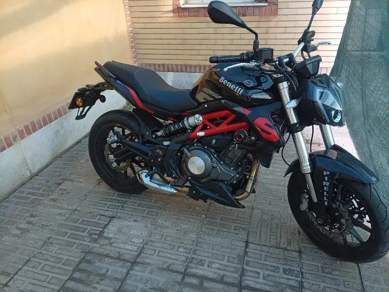 موتور بنلی 300تمام فابریک مدارک تکمیل.|موتورسیکلت|کاشان, مشکات|دیوار