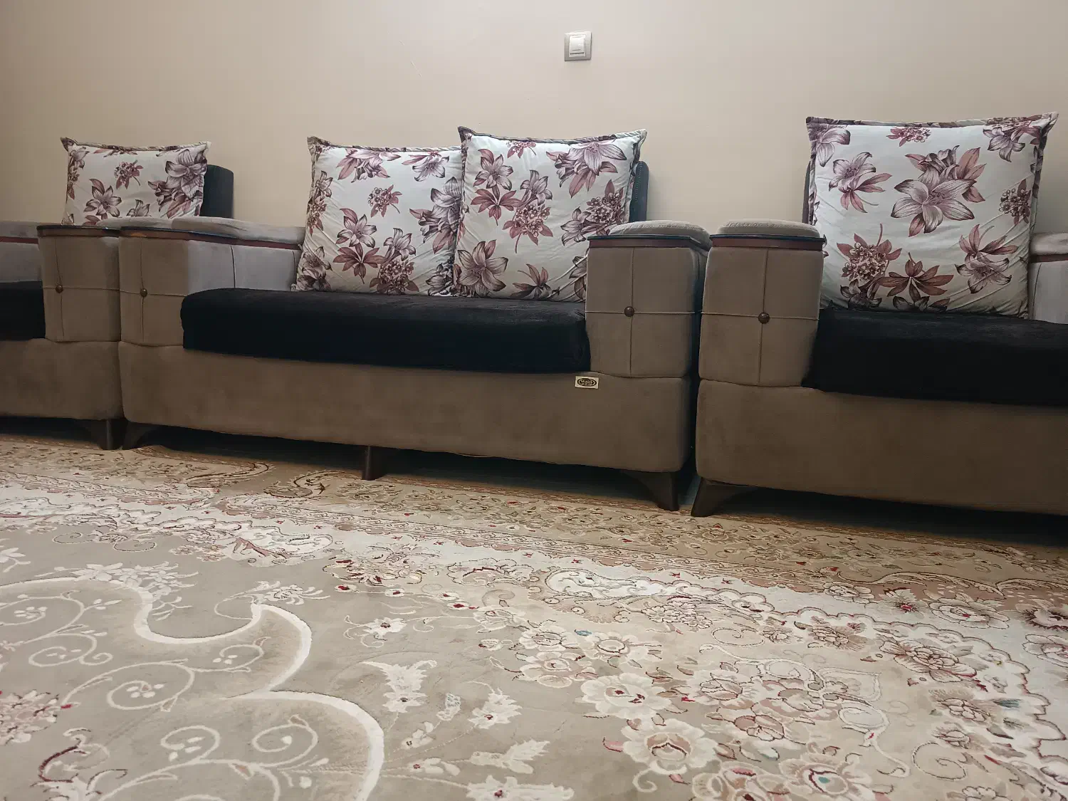 فروش مبلمان راحتی|مبلمان خانگی و میز عسلی|قشم, |دیوار