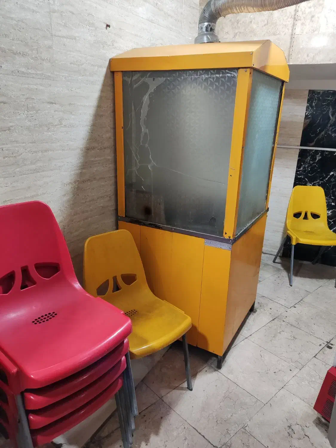 فر فلافل.یخچال.صندلی.میز.پرچم ساحلی|فروشگاه و مغازه|شهریار, شهرک امیریه|دیوار