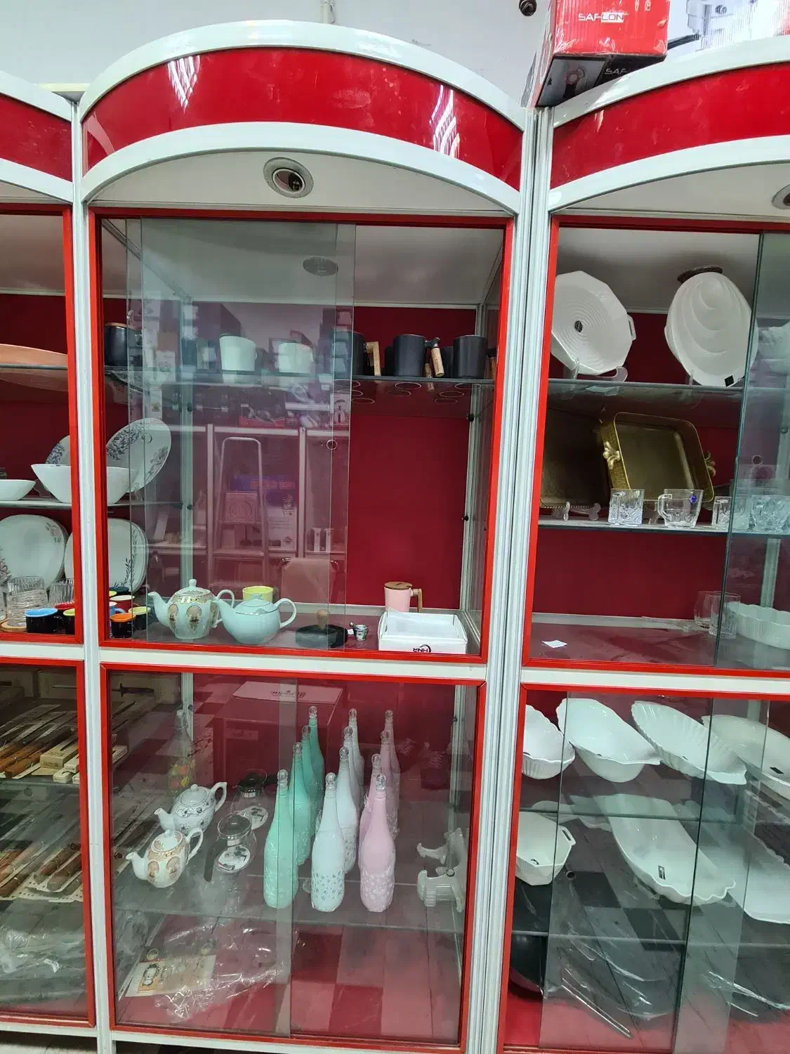 ویترین شیشه ای آلومینیومی|بوفه، ویترین، کنسول|کرج, حصارک بالا|دیوار